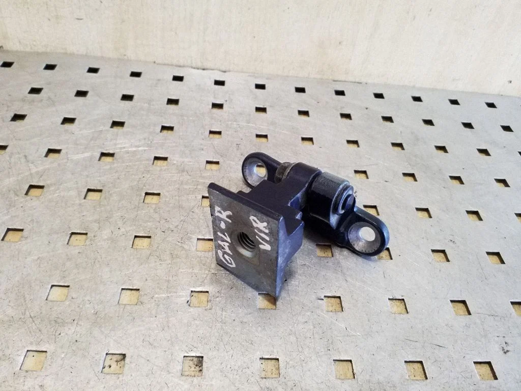 Tagaukse ülemine hing – BMW 5-seeria F10 F11 (2009-2016)