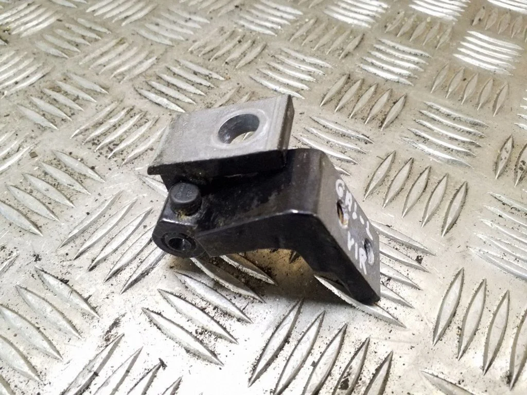 Tagaukse ülemine hing – Audi A8 S8 D3 4E (2002-2009)
