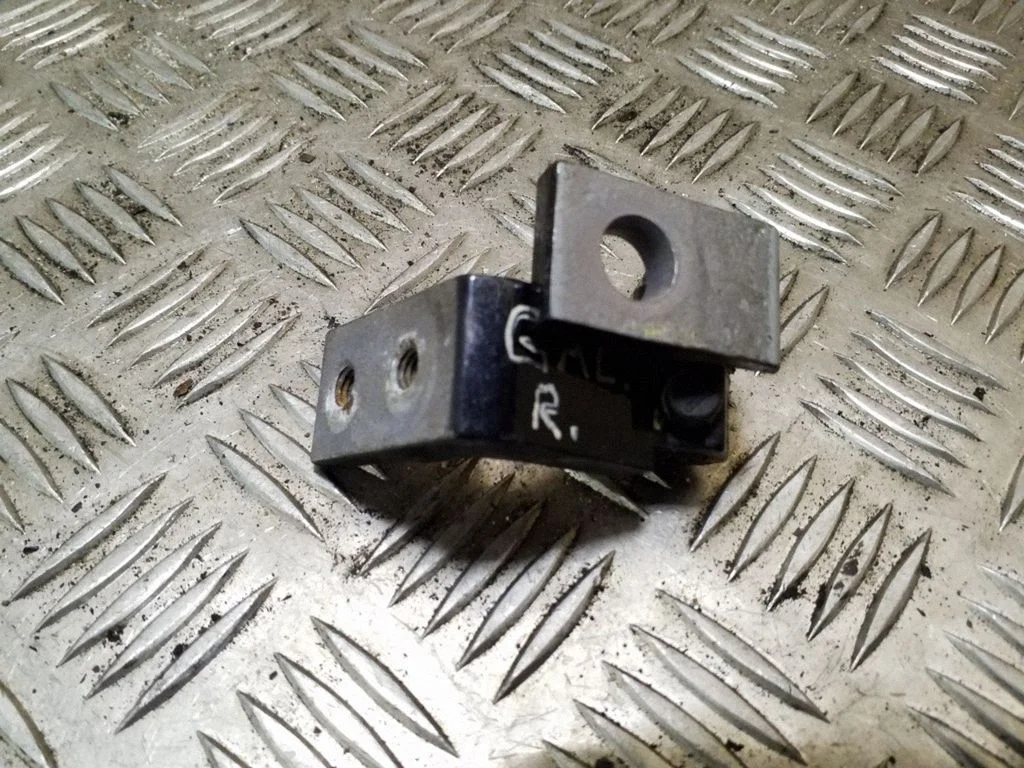 Tagaukse ülemine hing – Audi A8 S8 D3 4E (2002-2009)