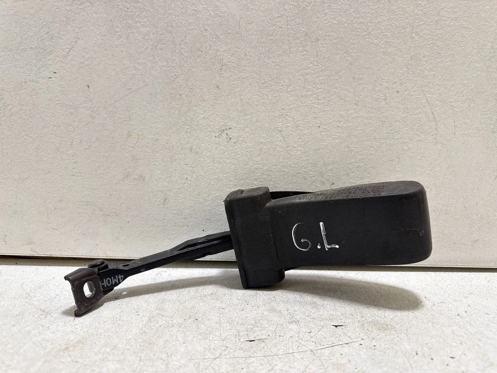 Rear door check strap stopper – Audi Q7 4M (2015-)