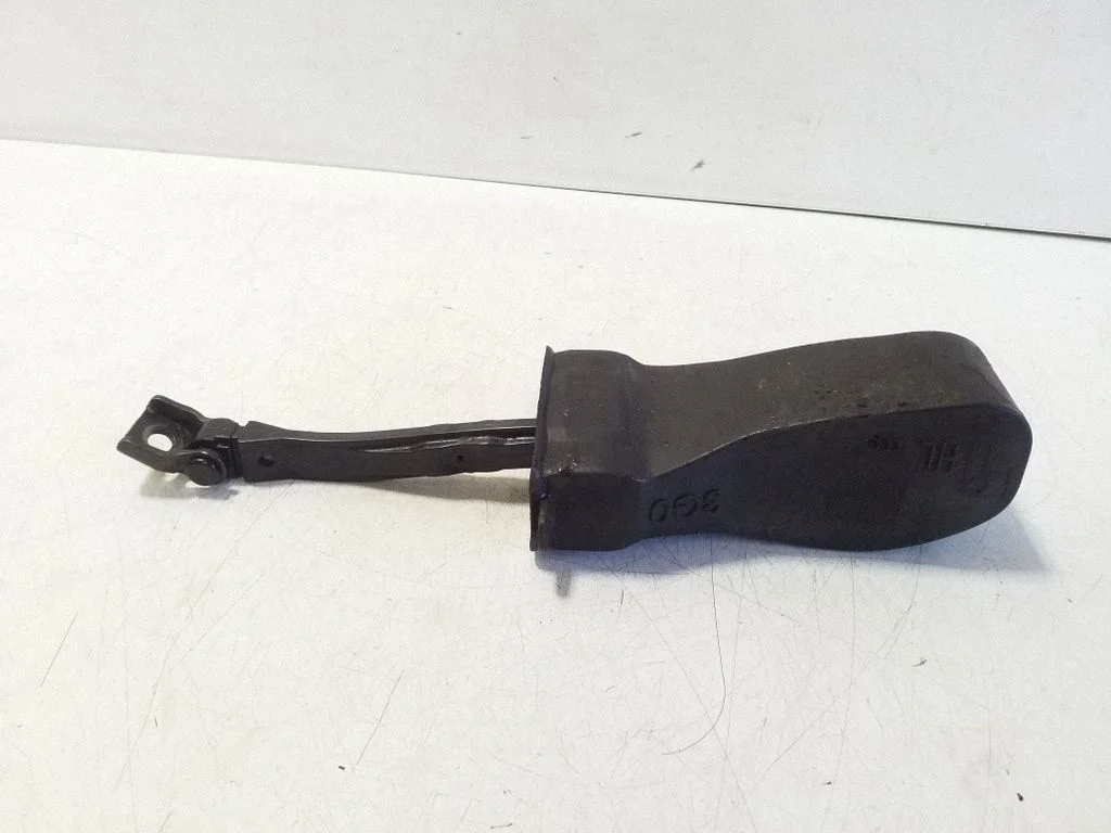Rear door check strap stopper 3G5839249B