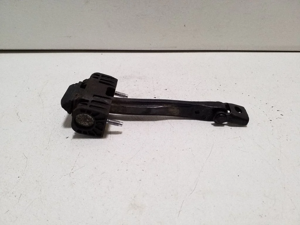 Tagaukse avamispiiraja AW93F27200AA