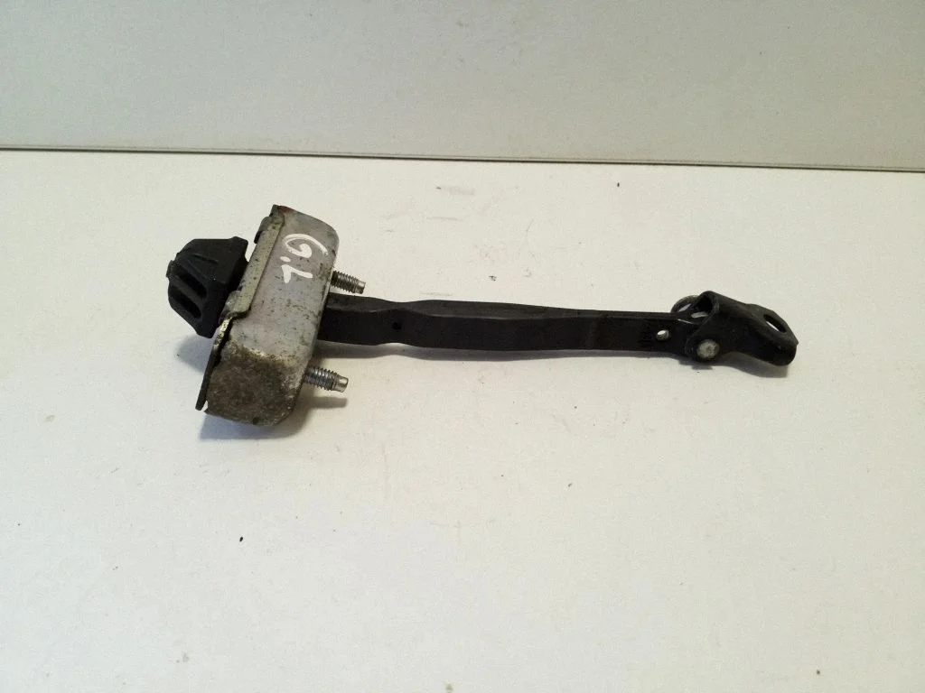 Rear door check strap stopper – Lexus RX III (2008-2015)