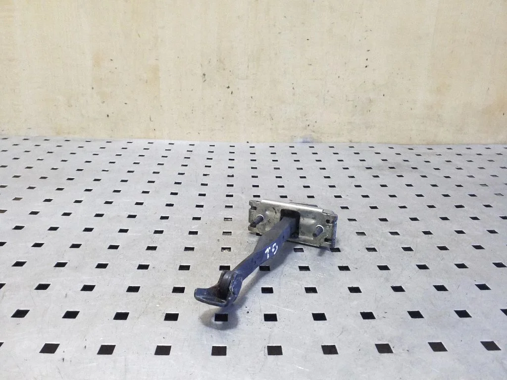 Rear door check strap stopper – Ford Mondeo MK V (2014-)