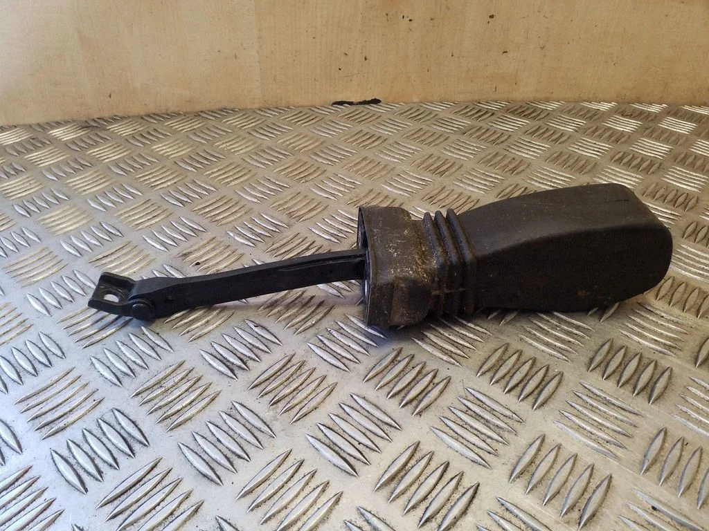 Rear door check strap stopper 8T8839267A