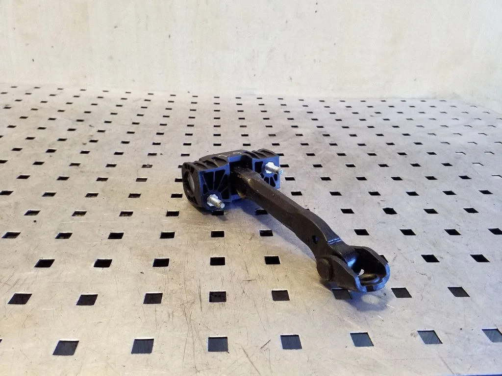 Rear door check strap stopper – Volvo XC70 (2008-2013)