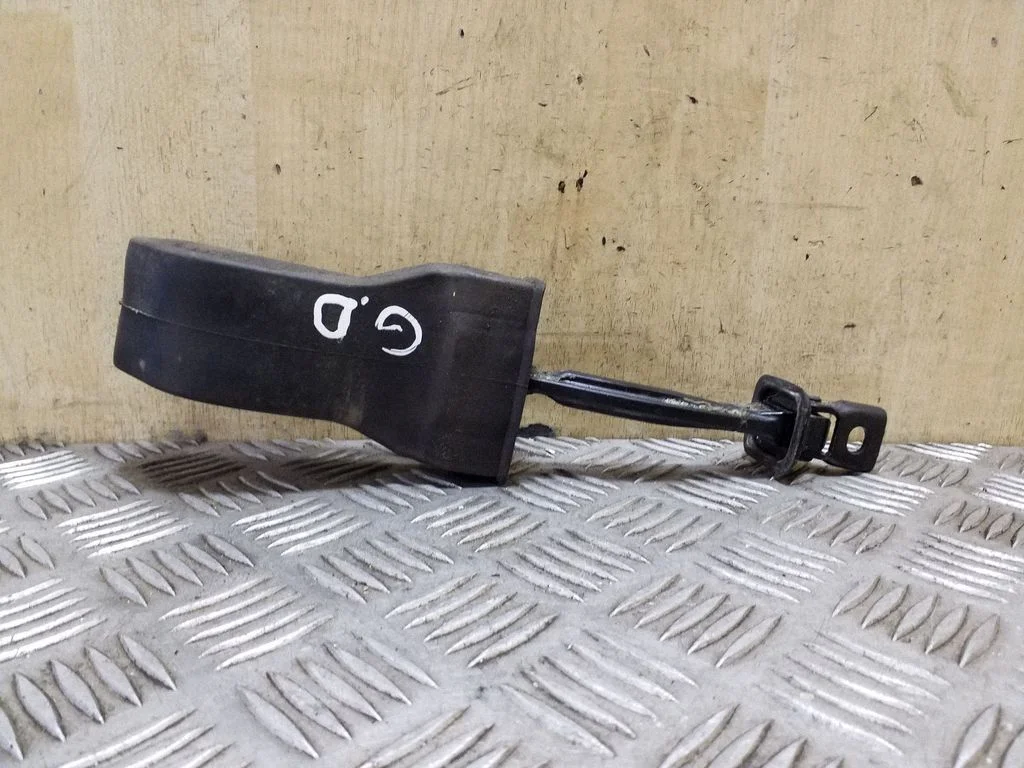 Rear door check strap stopper – Volkswagen Tiguan (2007-2016)