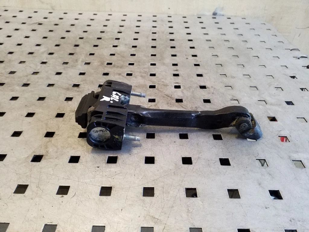 Rear door check strap stopper – Volvo XC60 (2009-2013)
