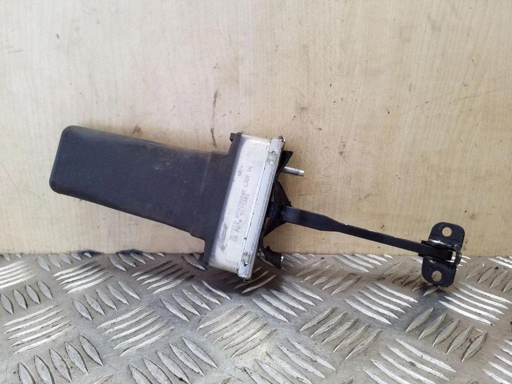 Tagaukse avamispiiraja – Land Rover Range Rover Sport L320 (2005-2013)