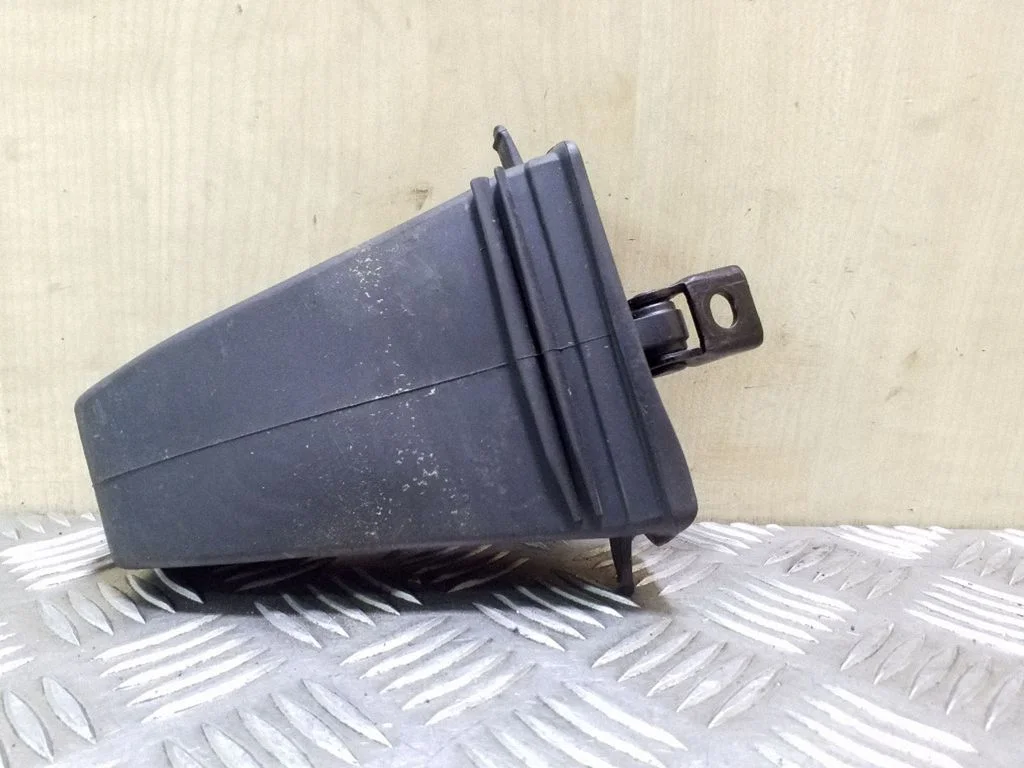 Rear door check strap stopper 7141033