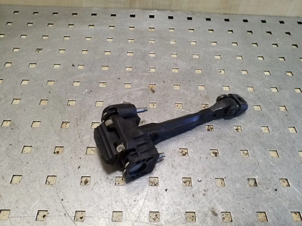Rear door check strap stopper – Volvo XC60 (2009-2013)