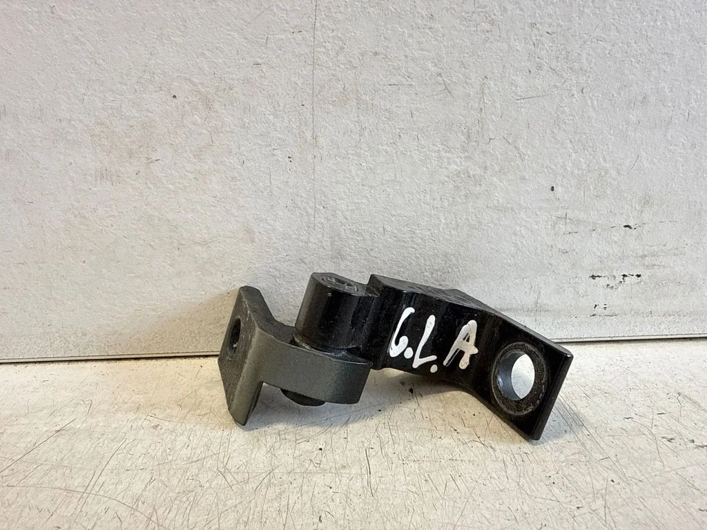 Tagaukse alumine hing 8S0833403A – Audi Q7 4M (2015-)