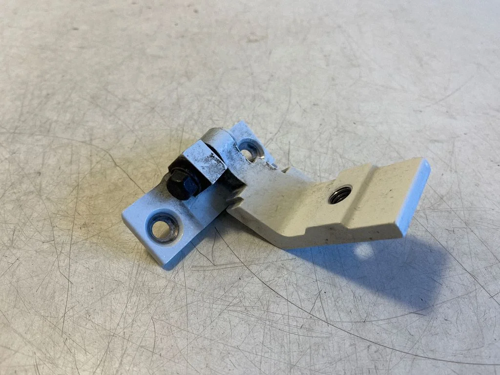 Rear door lower hinge – BMW X6M F86 (2015-2018)