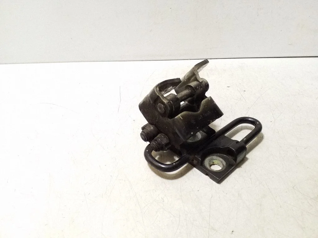 Tagaukse alumine hing 1K4833412K