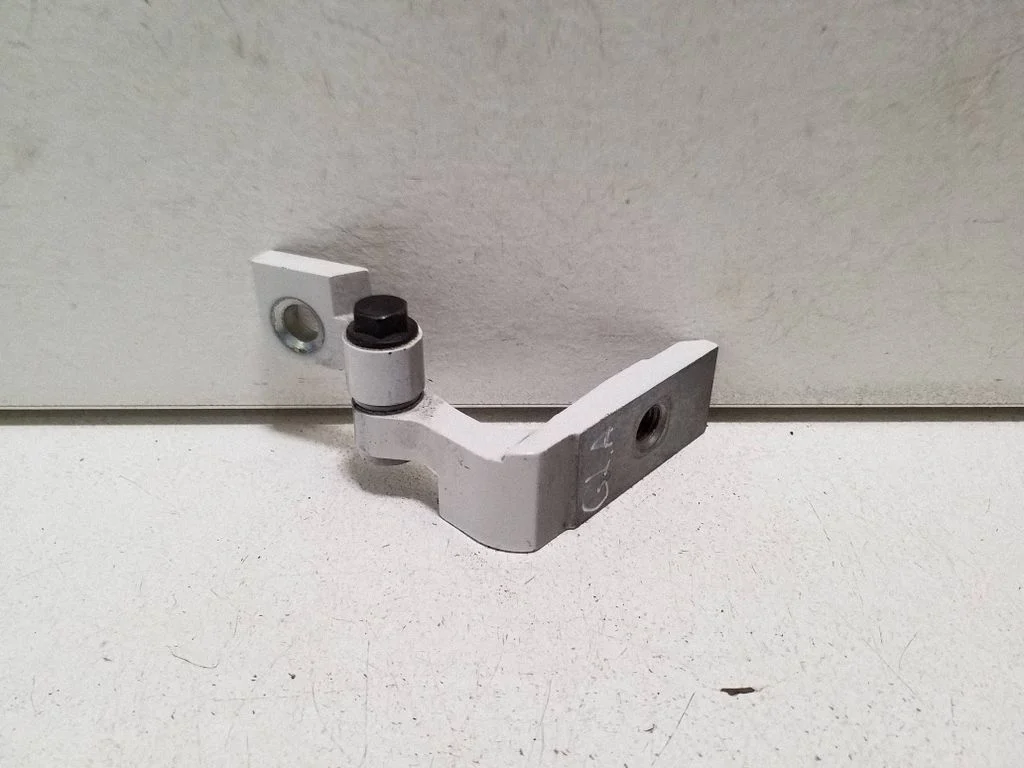 Rear door lower hinge – BMW i4 (2021-)