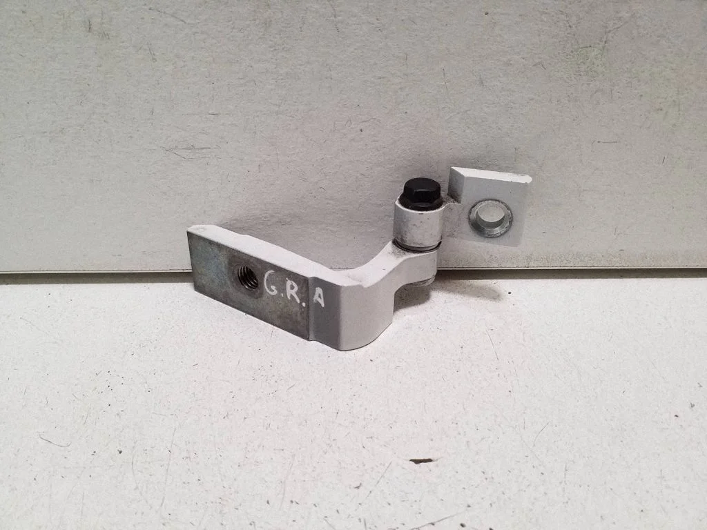 Rear door lower hinge – BMW i4 (2021-)