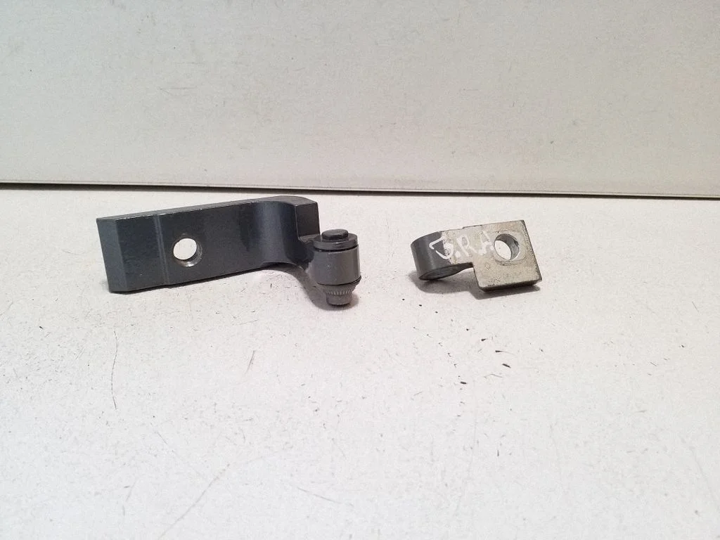 Rear door lower hinge 7246064