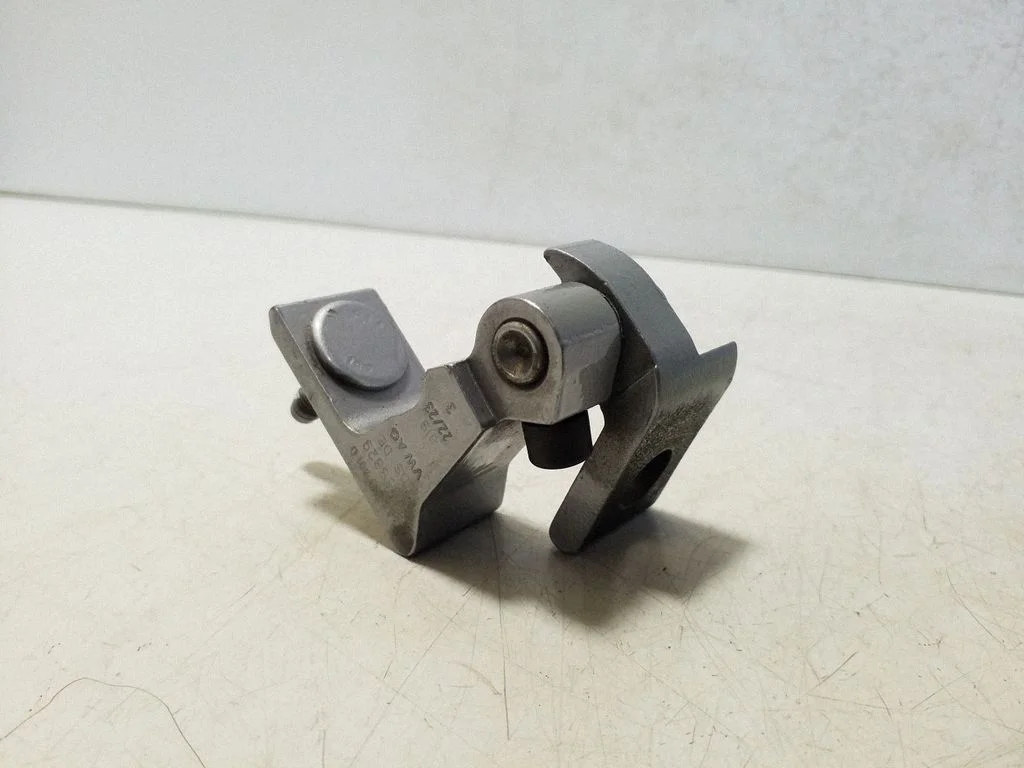 Rear door lower hinge 4K0833401D