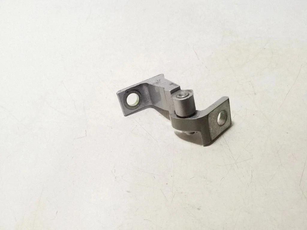 Rear door lower hinge 11A831402