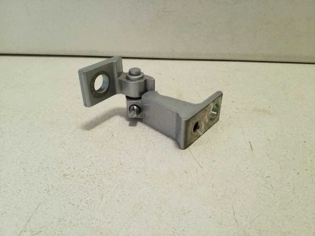 Rear door lower hinge 11A831401