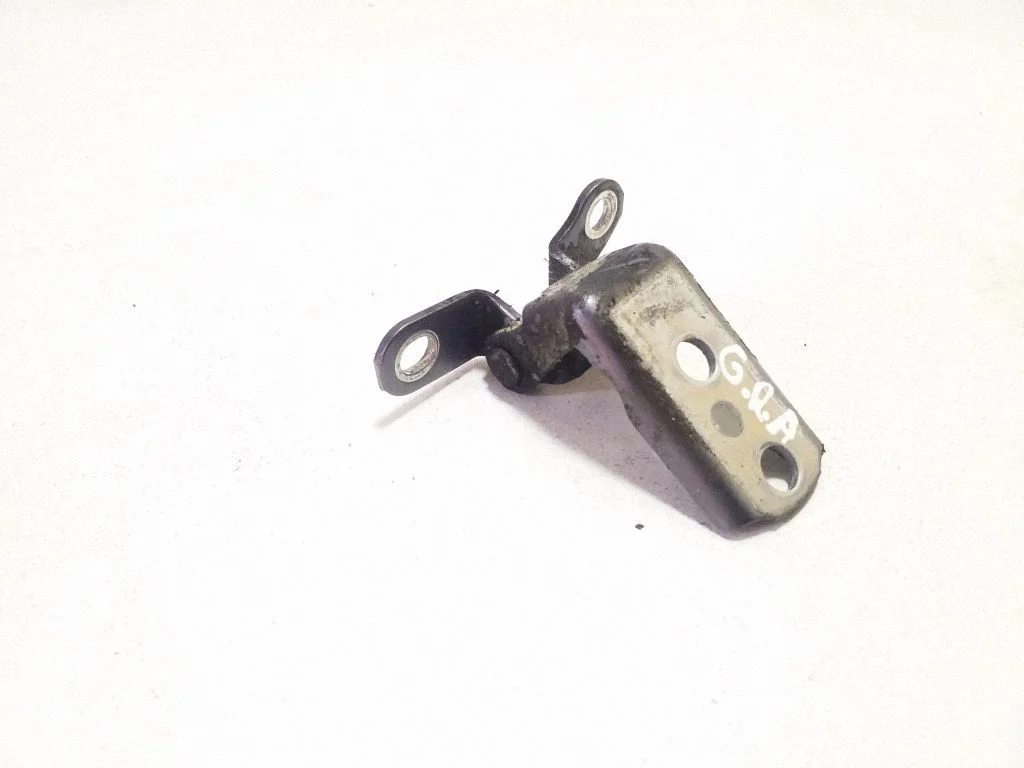 Rear door lower hinge – right