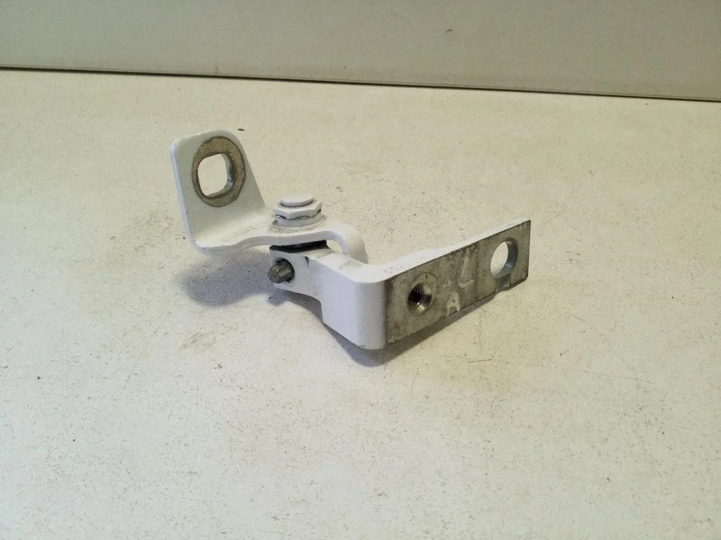 Rear door lower hinge – Ford Kuga III (2020-)