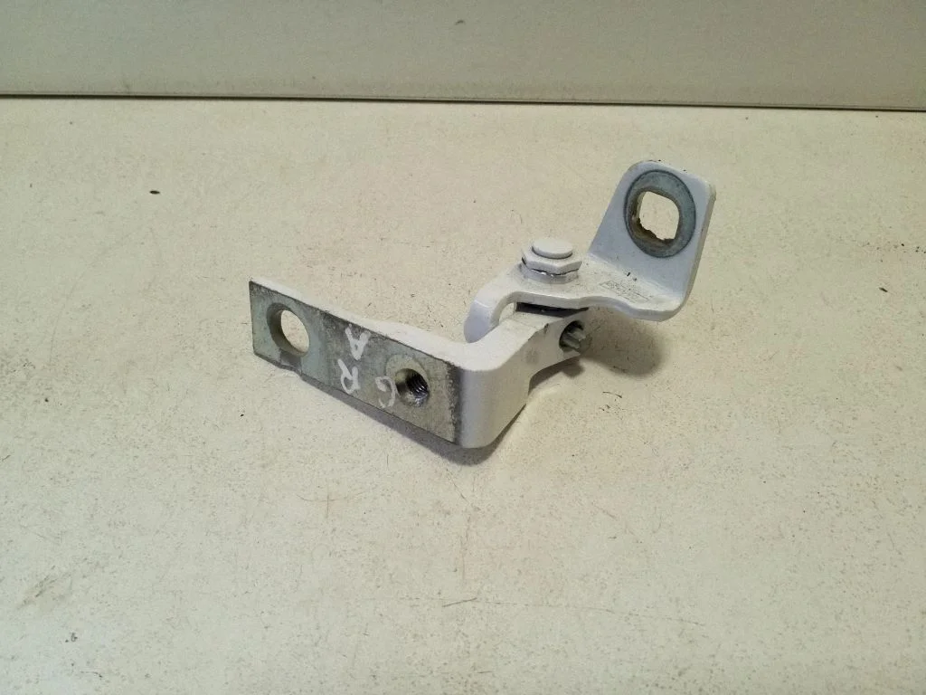 Tagaukse alumine hing H1BBA26810AD
