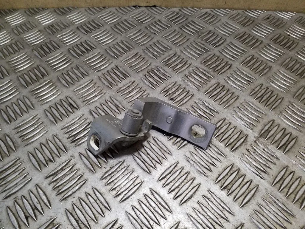 Rear door lower hinge 7S7AA26811AF