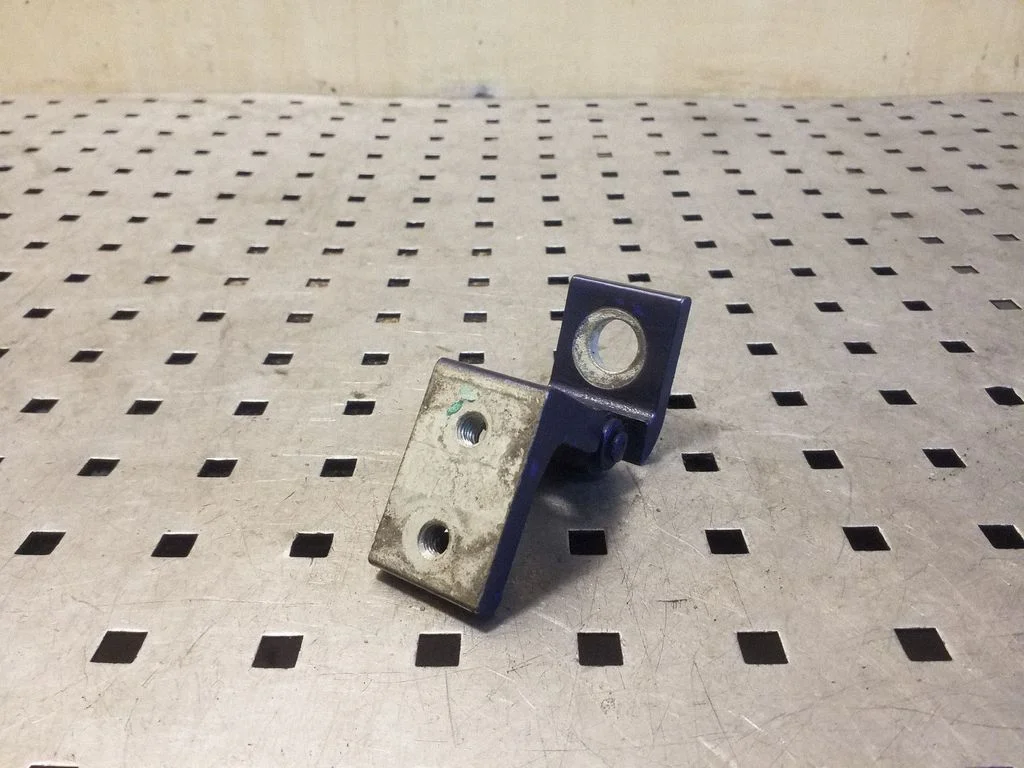 Rear door lower hinge 1Z0833412B