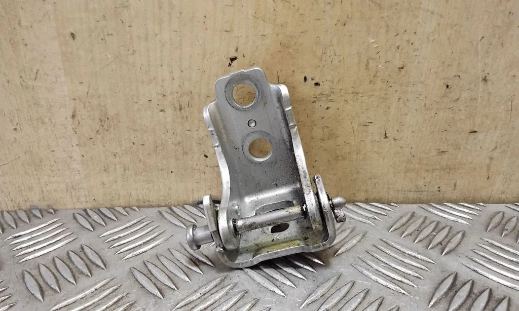 Rear door lower hinge – Peugeot 508 RXH (2011-2018)