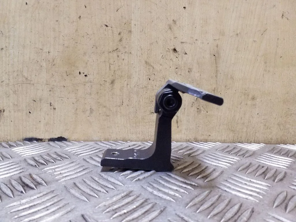 Rear door lower hinge – Volvo S60 (2005-2010)