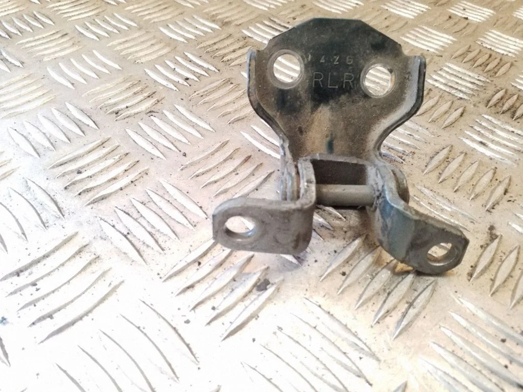 Rear door lower hinge – right