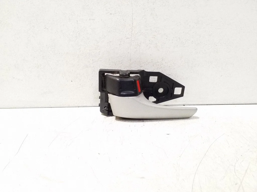 Tagaukse sisemine käepide – Toyota Prius (XW30) (2009-2015)