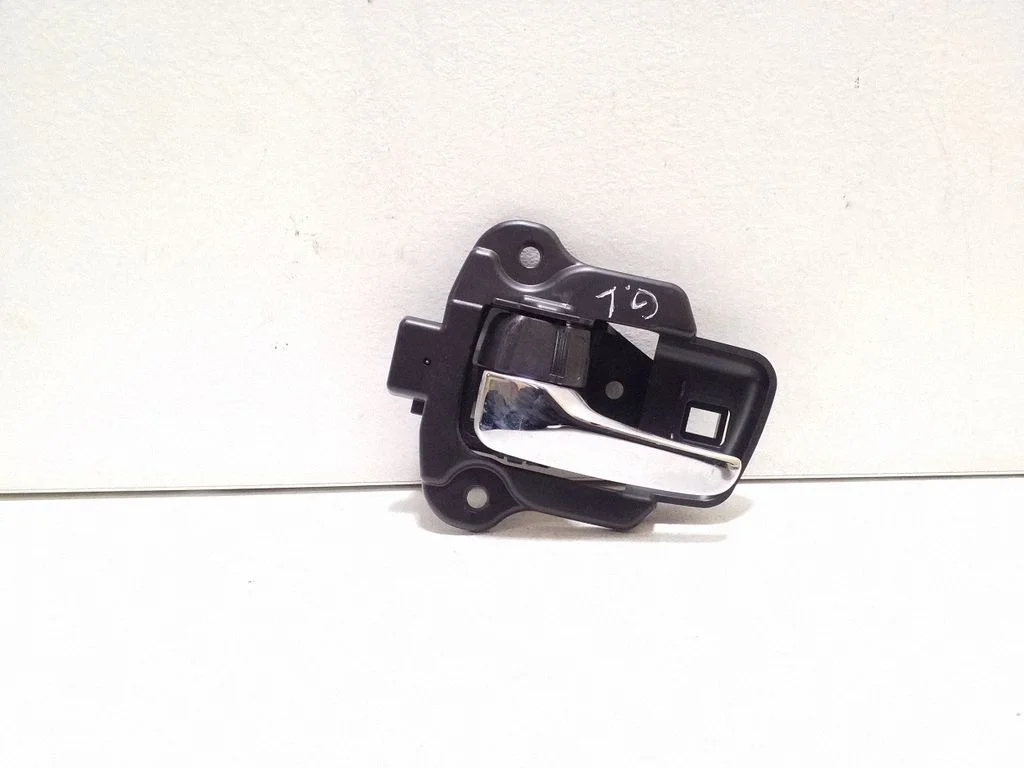 Rear door interior handle – left