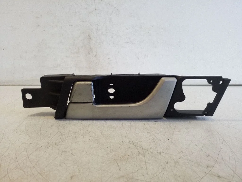 Rear door interior handle