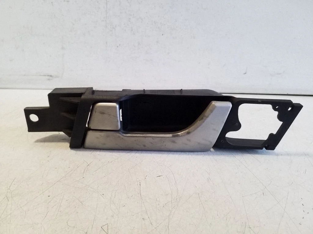 Rear door interior handle