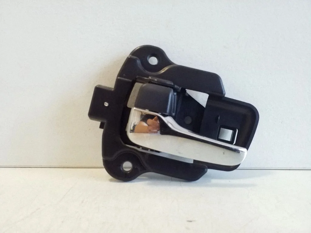 Rear door interior handle MN105359