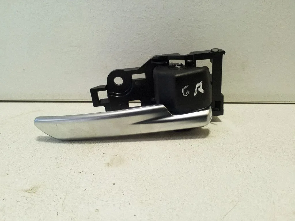 Rear door interior handle 6927302200