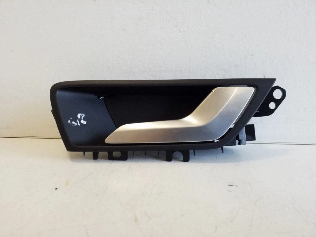Tagaukse sisemine käepide JX7BA22600B