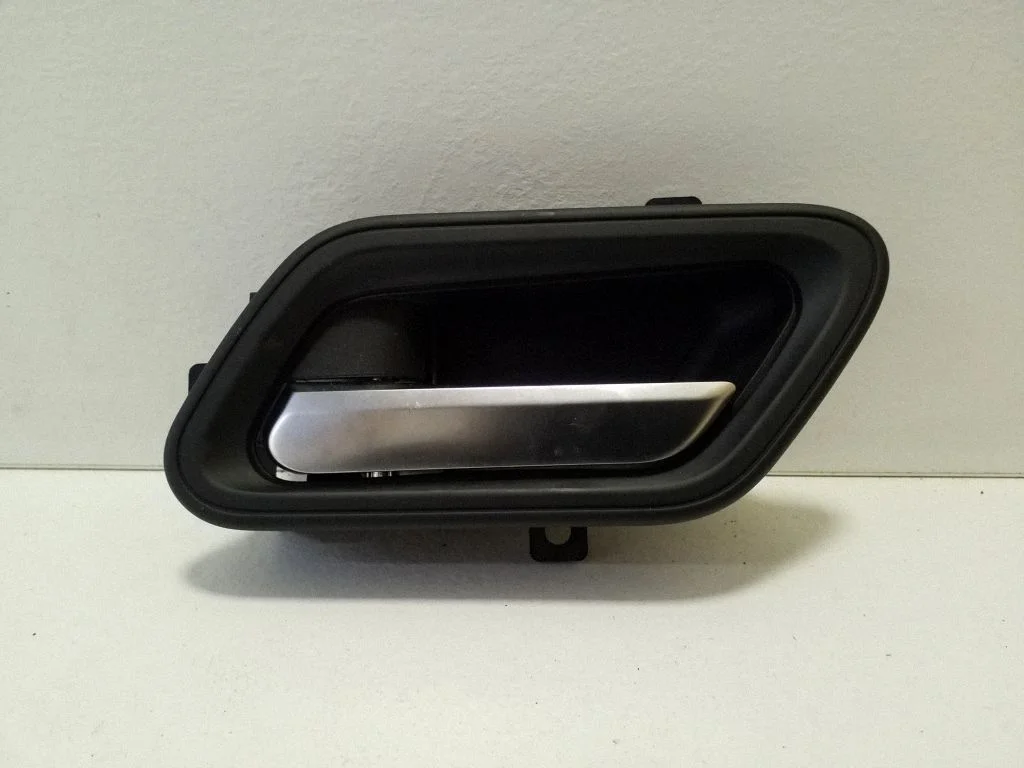 Tagaukse sisemine käepide – Nissan Qashqai J12 (2021-)