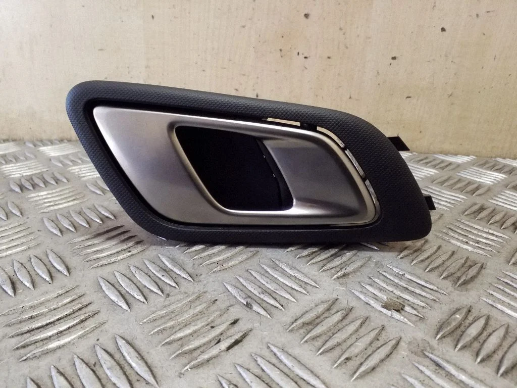 Rear door interior handle – Ford Ranger (2019-2022)