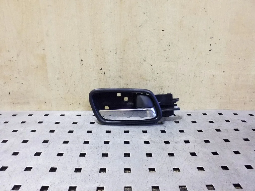 Rear door interior handle – right