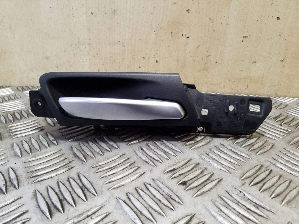 Tagaukse sisemine käepide 51416973740