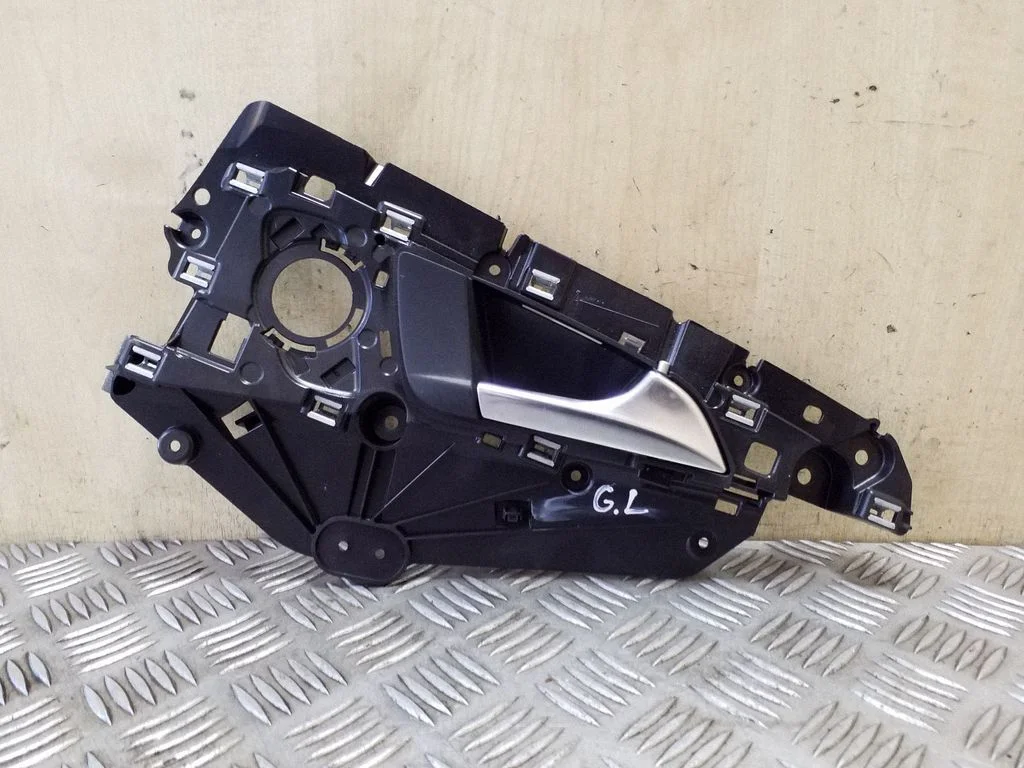 Rear door interior handle 4G0839020