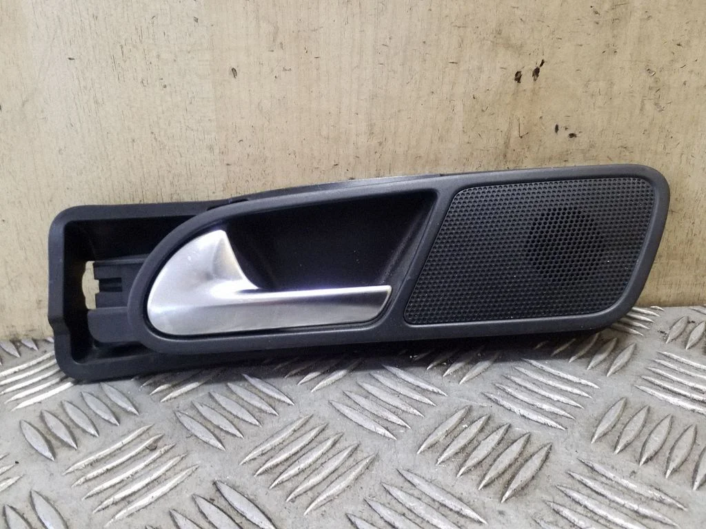 Tagaukse sisemine käepide 5N0839197