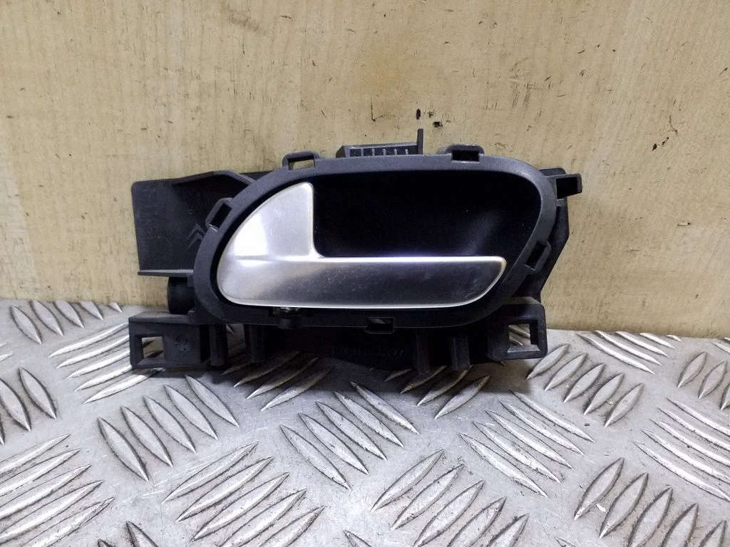 Tagaukse sisemine käepide – Peugeot 508 RXH (2011-2018)