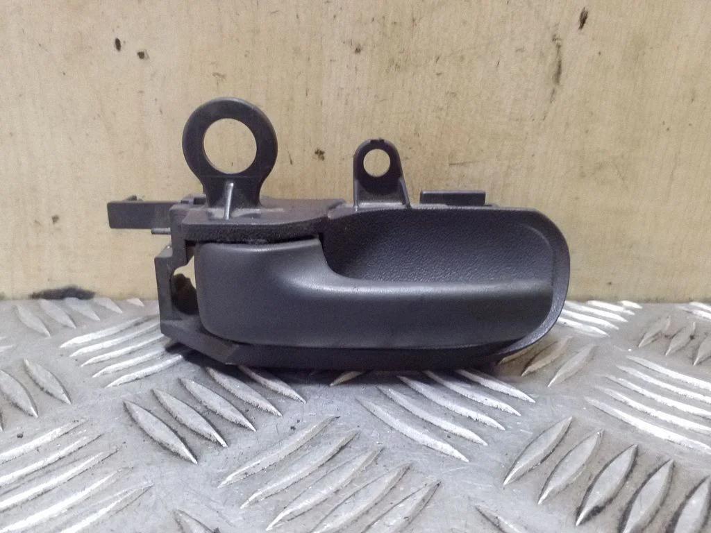 Tagaukse sisemine käepide – Toyota Yaris Verso (1999-2005)