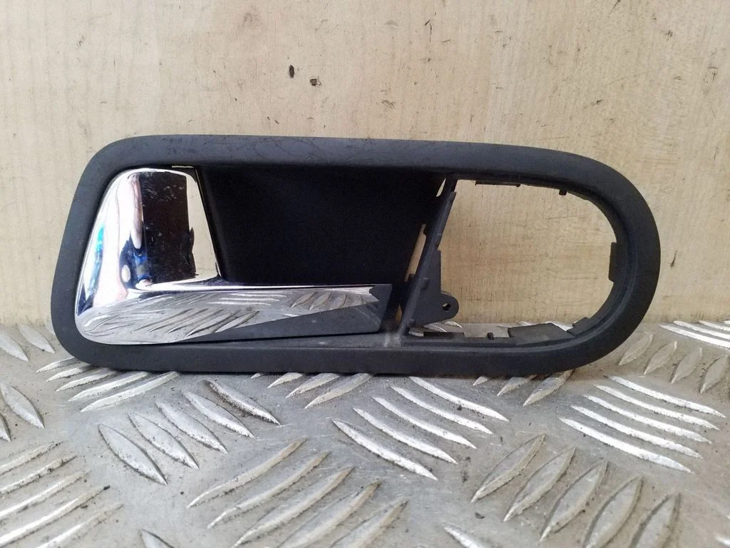 Tagaukse sisemine käepide 7M3837113B