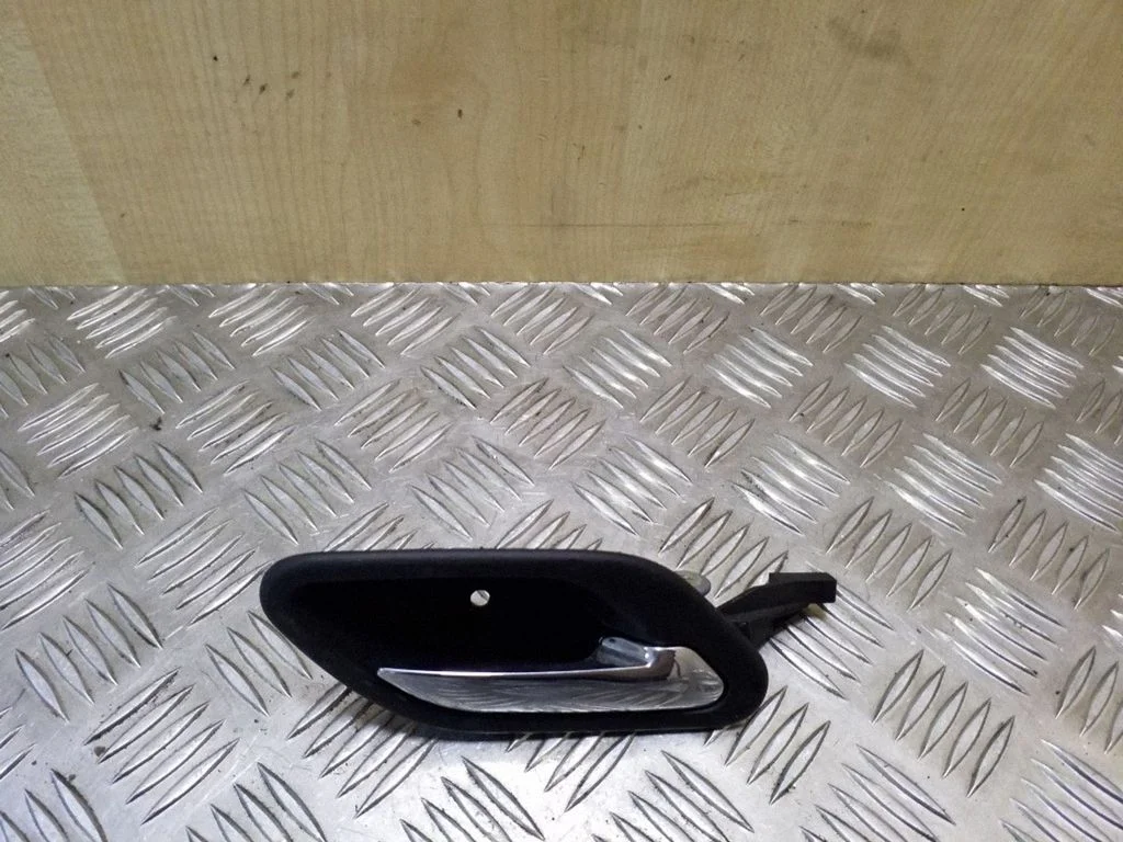 Tagaukse sisemine käepide 8226050