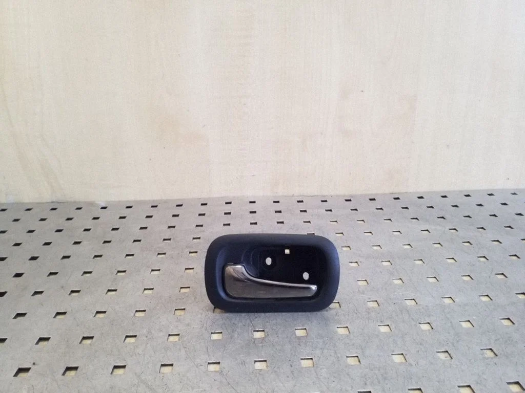 Rear door interior handle – left